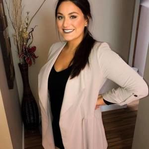 Meet your Posher, Michaela